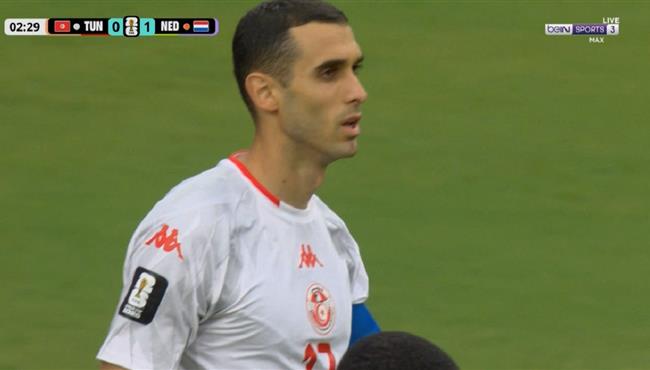 هدف هولندا الاول في مرمي تونس بكأس العالم بعد خطأ من المدافع