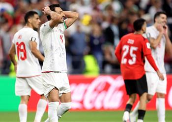 خبير تحكيمي يوضح مدى صحة إلغاء هدف إيران القاتل ويصر ح لاعب مصر أفلت من الإنذار