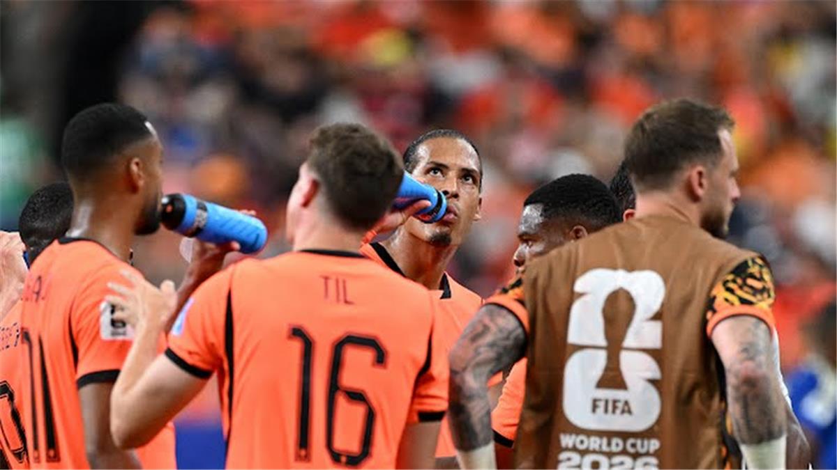نجم هولندا يفقد نجله قبل مواجهة المغرب بكأس العالم 
