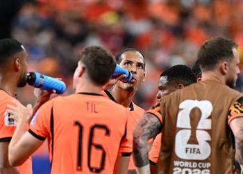 نجم هولندا يتعرض إلى مأساه عائلية قبل مواجهة المغرب بكأس العالم