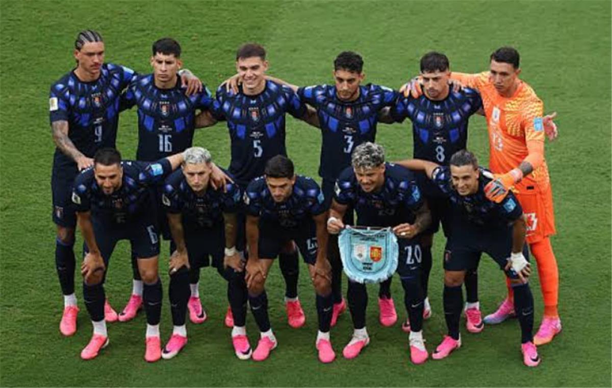 الصالح سبورت : خطوة مفاجئة.. أوروجواي تتخذ قرارًا بشأن لاعبيها بعد توديع كأس العالم 