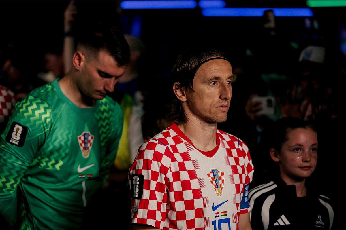 موقع الملاعب : مودريتش: مورينيو لديه مكانة خاصة في قلبي.. ولا يجب عليه الاتصال بي للعودة 