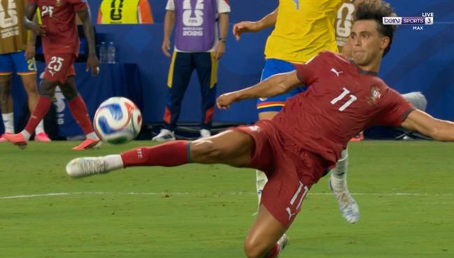 جواو فيليكس كاد ان يسجل هدف رائع في مرمي كولومبيا بكأس العالم