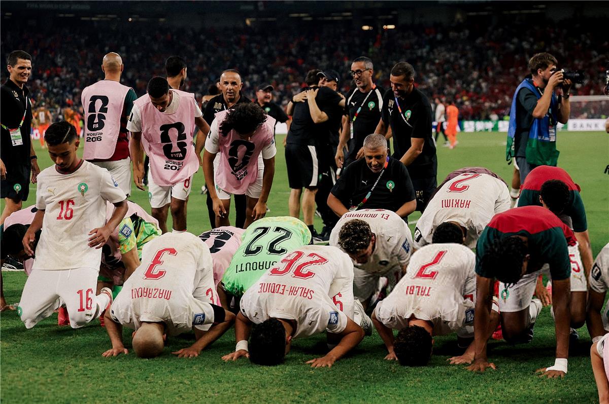 لاعب المغرب يوضح أسباب الفوز على هولندا.. ويصرح: الطواحين من أفضل 10 منتخبات بالعالم 