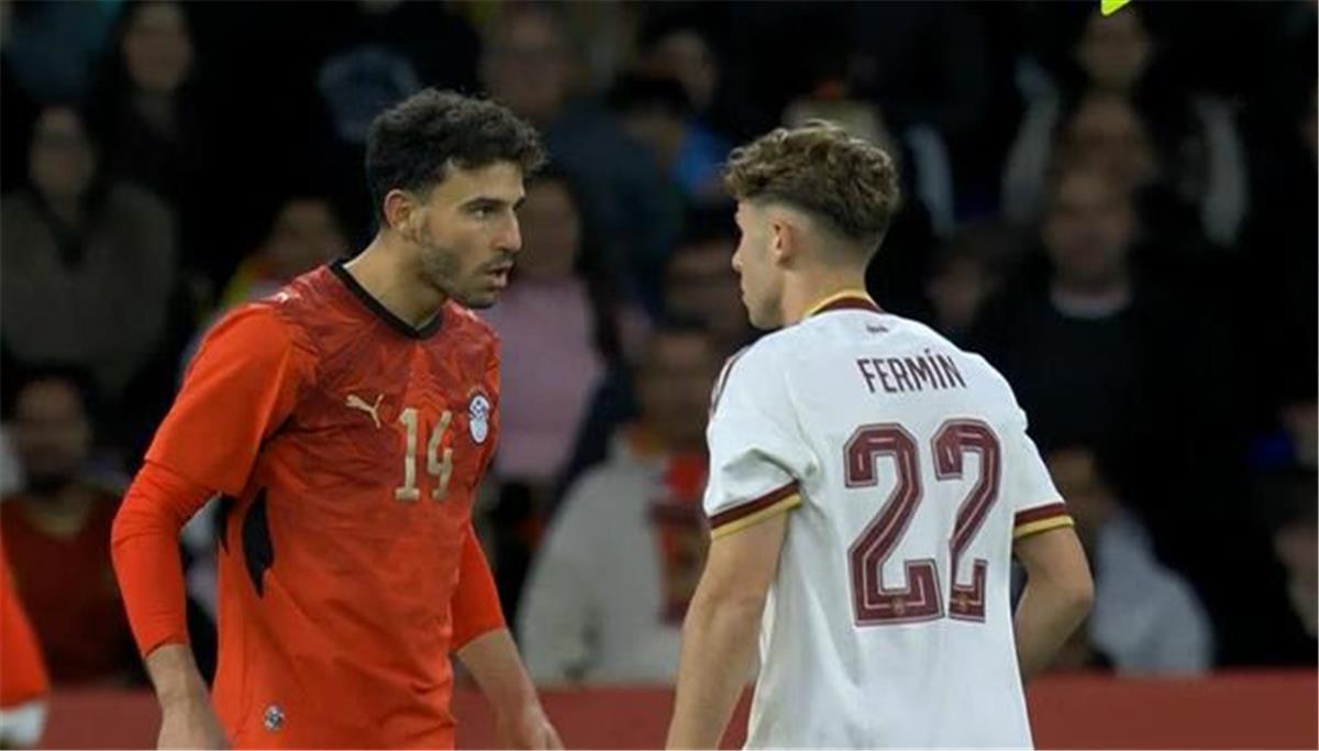 حمدي فتحي يعلن موقفه من مباراة مصر وأستراليا في كأس العالم