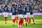 فيديو | مبابي يُجبر ديشامب على الانحناء له في مباراة فرنسا والسويد بـ كأس العالم