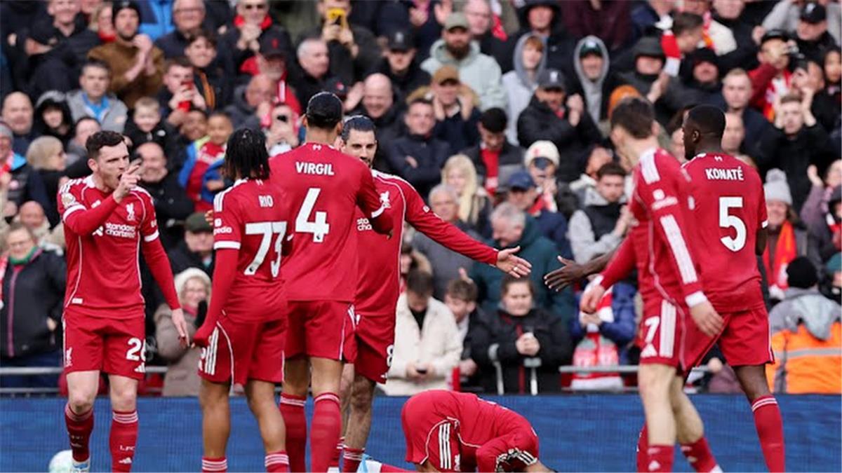 عاجل ورسميًا.. ليفربول ينهي صفقة جديدة مقابل 63 مليون يورو 