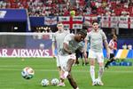 ديلي ميل: إصابة لاعب إنجلترا أمام الكونغو الديمقراطية في كأس العالم