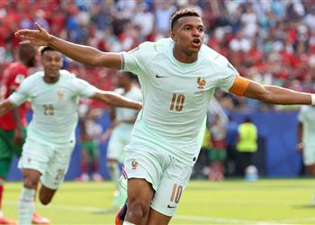 موقف كيليان مبابي من نصف نهائي كأس العالم بعد إصابته أمام المغرب