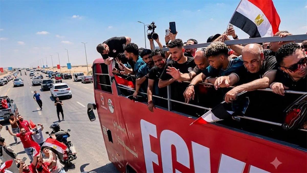 فيديو | وسط استقبال جماهيري كبير.. وصول بعثة منتخب مصر بعد الإنجاز التاريخي في كأس العالم