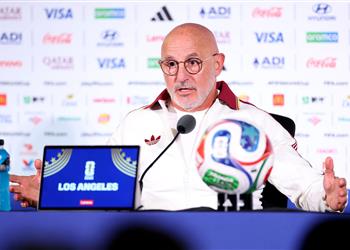 دي لا فوينتي يتغنى بـ ميسي بعد أدائه مع الأرجنتين في كأس العالم
