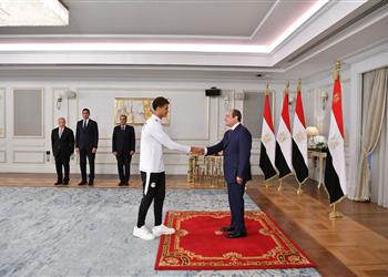 موندو ديبورتيفو تسلط الضوء على استقبال السيسي لحمزة عبد الكريم