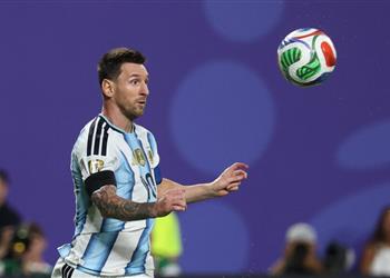 ميسي يتغزل في لاعب الأرجنتين ويعلق على مواجهة إنجلترا بكأس العالم