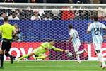 حارس ألمانيا السابق لـ شوبير: كنت نجما ساطعًا في كأس العالم.. ومصر تفوقت علينا