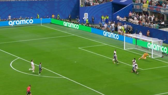 تصدي بيكفورد يحرم الارجنتين من تسجيل هدف امام انجلترا بنصف نهائي كأس العالم