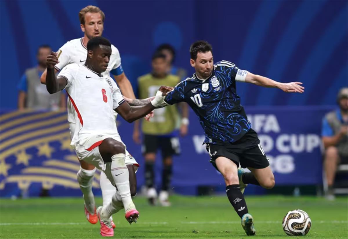 رجل مباراة الأرجنتين وإنجلترا في كأس العالم 