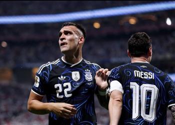 سكالوني بعد التأهل لنهائي كأس العالم لاعبو الأرجنتين لا يتوقفون عن إبهاري