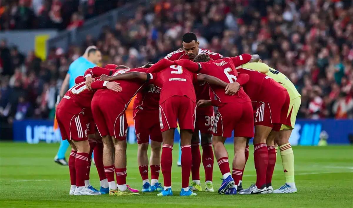 ليفربول يقترب من تحصين نجمه بعقد طويل الأمد 