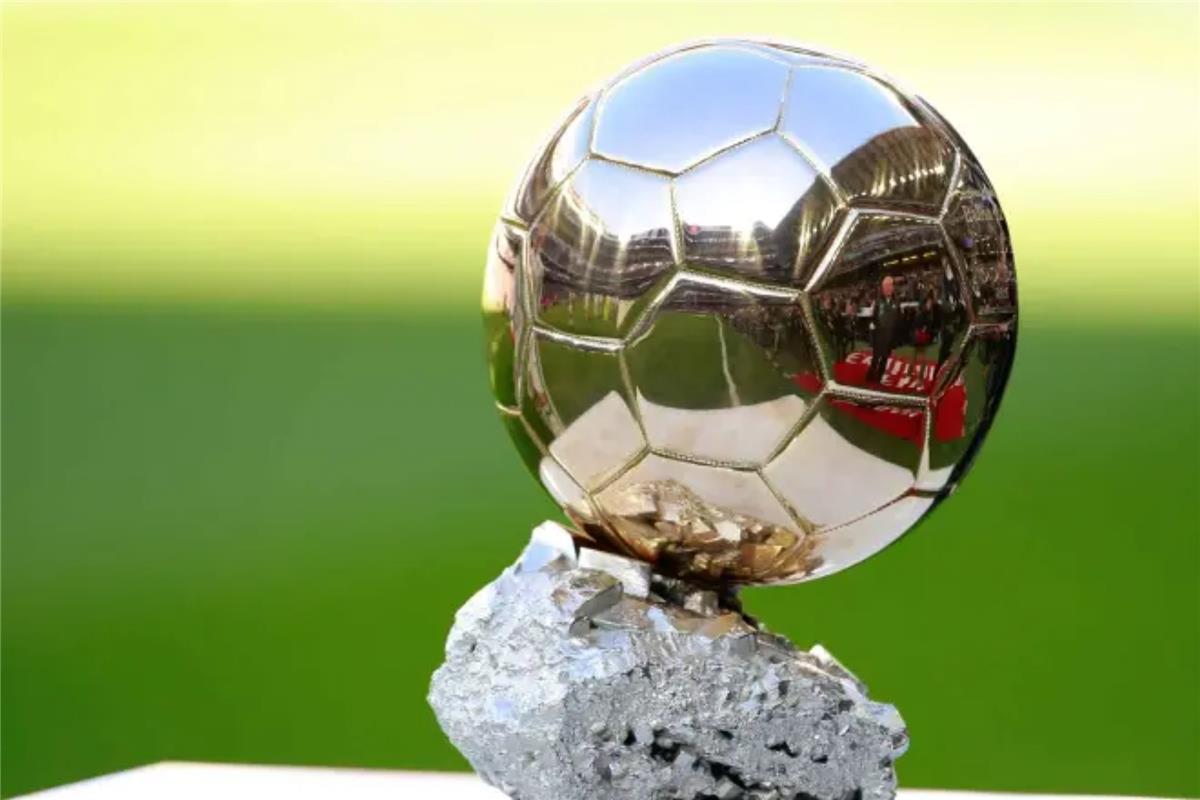 توضيح رسمي.. هل تُمنح الكرة الذهبية 2026 للاعب من خارج أوروبا؟