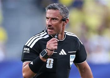 أرشيفو فار يهاجم قرار فيفا بشأن حكم مباراة إسبانيا والأرجنتين في نهائي كأس العالم