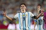 رد صارم من أتلتيكو مدريد بشأن بيع ألفاريز إلى برشلونة