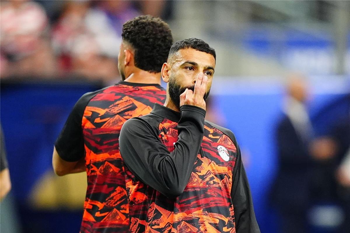 بعد موافقته على تخفيض راتبه.. عملاق أوروبي يقدم عرضه الأول لحسم صفقة محمد صلاح 
