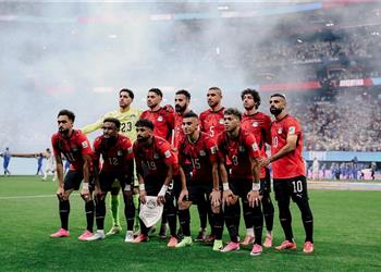 لاعب منتخب مصر يزامل ميسي ومبابي في التشكيل المثالي لـ كأس العالم