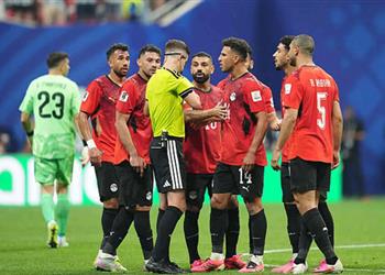 نجم هولندا السابق مصر لم تتعرض للظ لم أمام الأرجنتين وإشادة خاصة بنجم الفراعنة