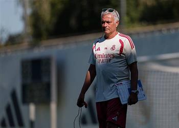 مورينيو يستقر على 6 لاعبين أساسيين في تشكيل ريال مدريد بالموسم الجديد