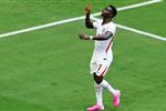 فيديو | الثنائية.. ساكا يسجل هدف إنجلترا الرابع أمام فرنسا