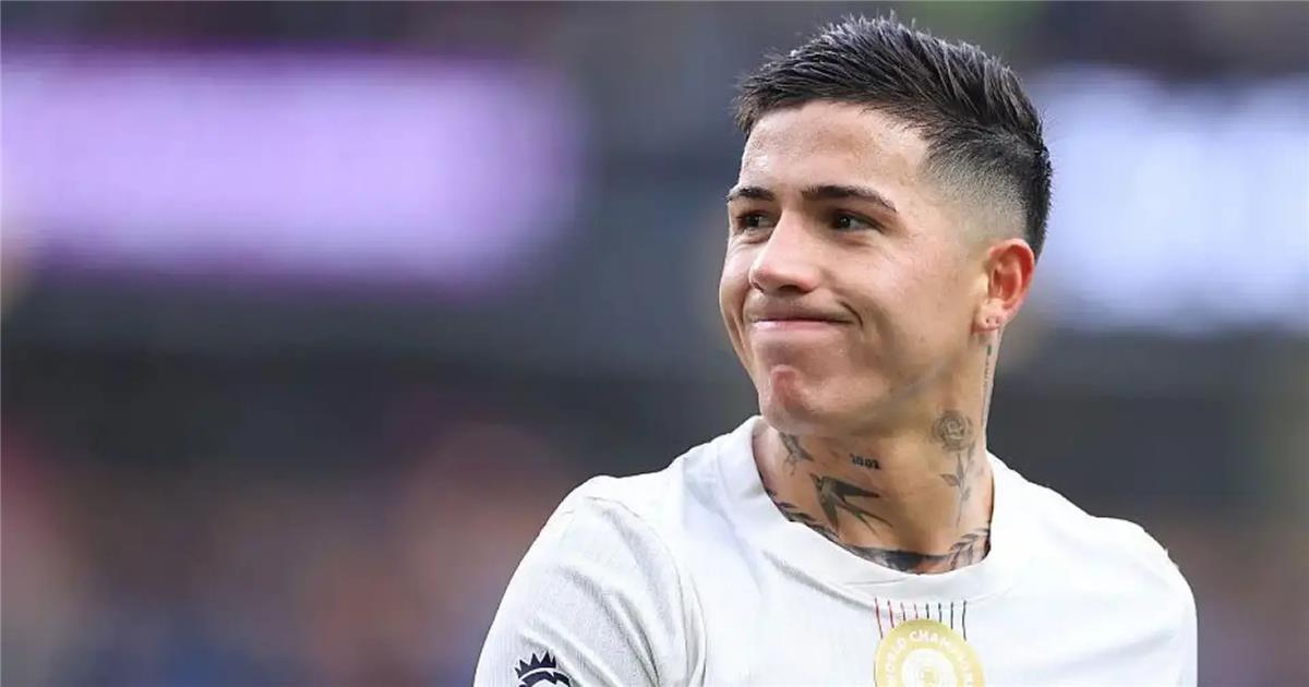 وكيل إنزو فرنانديز يلمح إلى مستقبله في تشيلسي: الحب متبادل مع ريال مدريد 