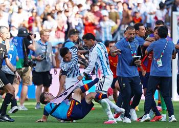 فيديو تفاصيل اعتداء لاعبي الأرجنتين على إسبانيا في نهائي كأس العالم