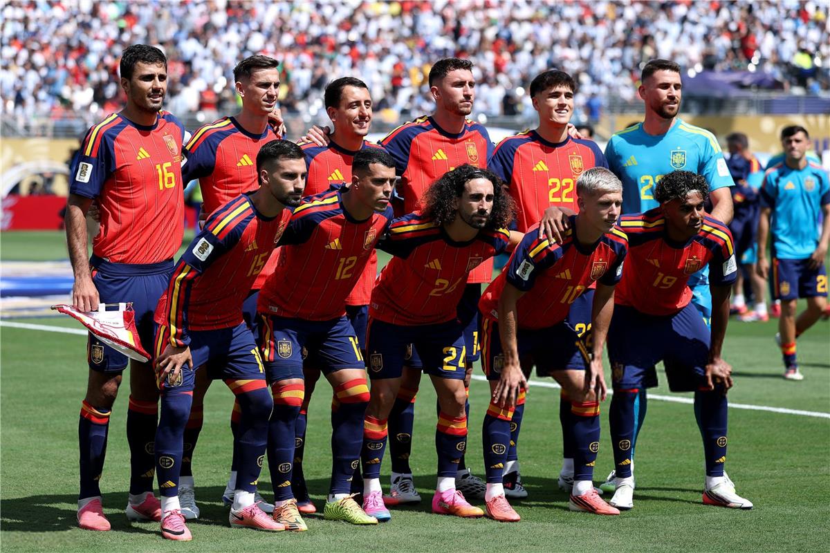 دي لا فوينتي بعد تتويج إسبانيا بـ كأس العالم: نحب المعاناة 