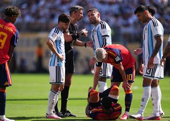 أوتامندي يسخر من لاعب إسبانيا بعد نهائي كأس العالم كنت تبكي طوال الأسبوع