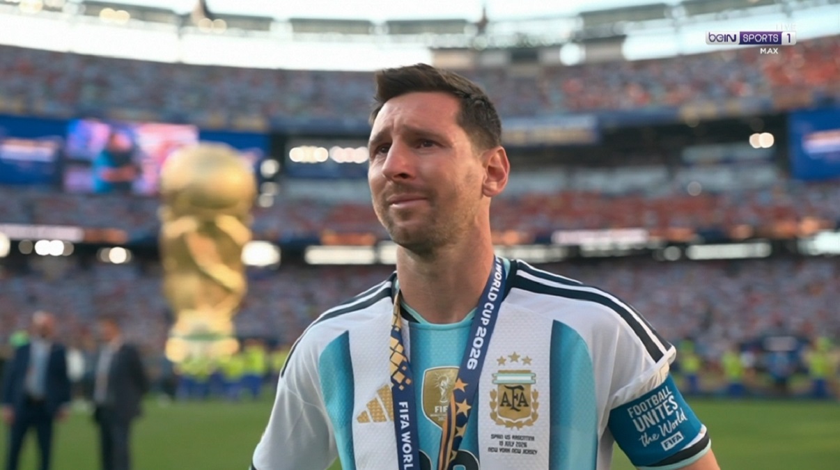 بكاء ميسي بعد الخساره امام اسبانيا في نهائي كأس العالم