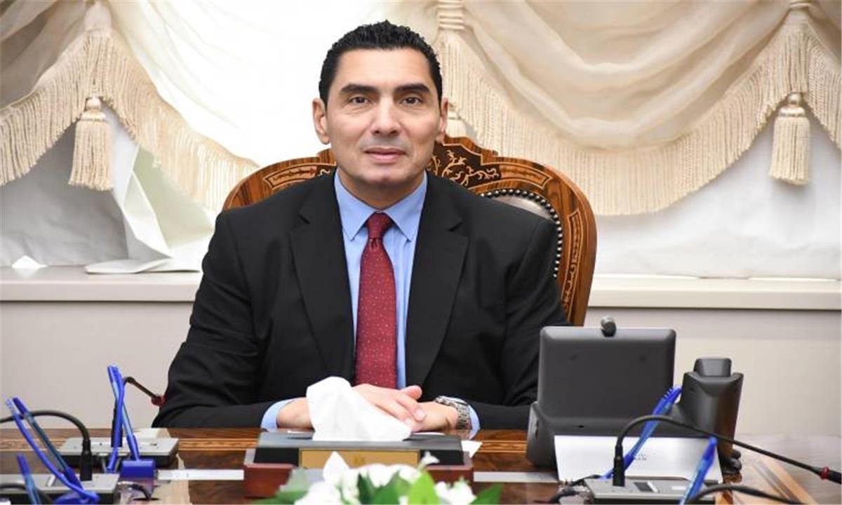 قرار عاجل من وزير الرياضة بشأن شكوى استبعاد لاعب كرة قدم بسبب اسمه