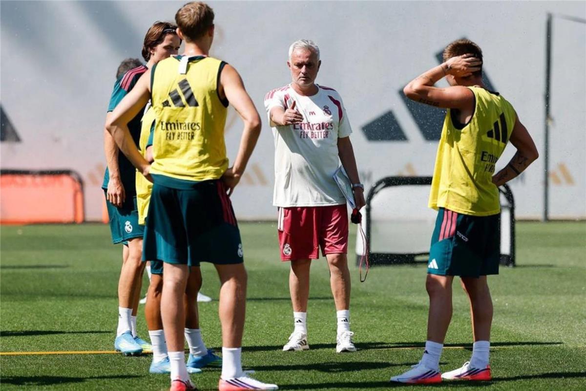 ماركا: ريال مدريد يحدد موعد مباراته الاستعدادية الأولى مع مورينيو 