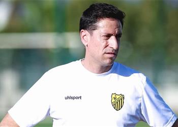 مدرب المغرب الفاسي السابق يكشف حقيقة التفاوض معه لتدريب الزمالك