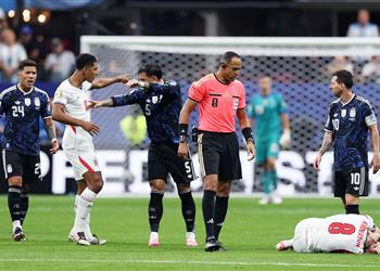 كلمات بيلينجهام لحكم مباراة الأرجنتين وإنجلترا بعد الخسارة الدرامية