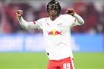 حال ضمهما.. ديوماندي ورودري يطيحان بلاعب من صفوف ريال مدريد 
