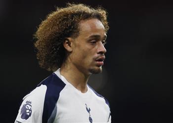 لم يؤمنوا بي تشافي سيمونز يعلن أسباب رحيله عن برشلونة