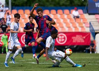 موقف مدرب برشلونة أتلتيك بشأن حمزة عبد الكريم في الموسم الجديد