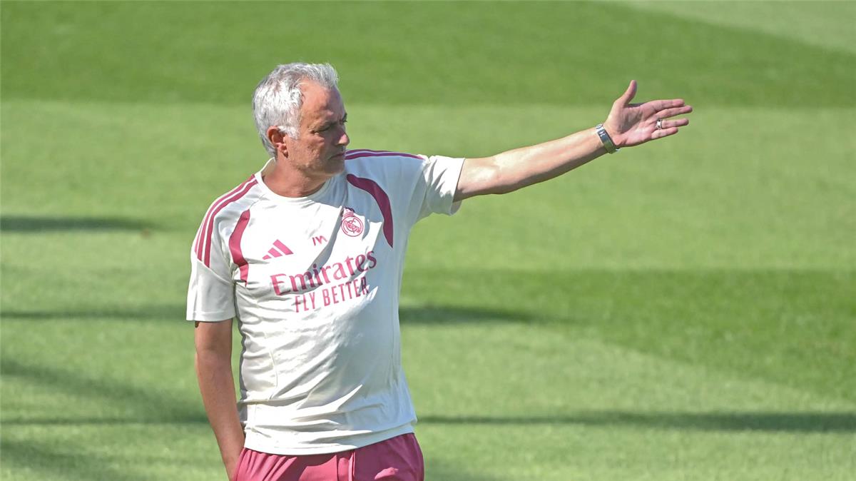 مورينيو يصدم نجم ريال مدريد ويقرر الاستغناء عنه 