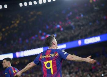 وكيل ليفاندوفسكي خسرنا عرض ا بـ200 مليون يورو بسبب برشلونة
