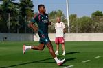 دومفريس: سعيد بأول يوم لي في ريال مدريد.. وهذه رسالتي للجماهير