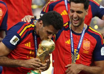 لاعب عربي مانشستر سيتي يقترب من ضم بديل رودري