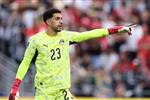 أحمد شوبير يوجه نصيحة من كلمة واحدة لنجله مصطفى.. ويتحدث عن الأفضل بينهما في كأس العالم