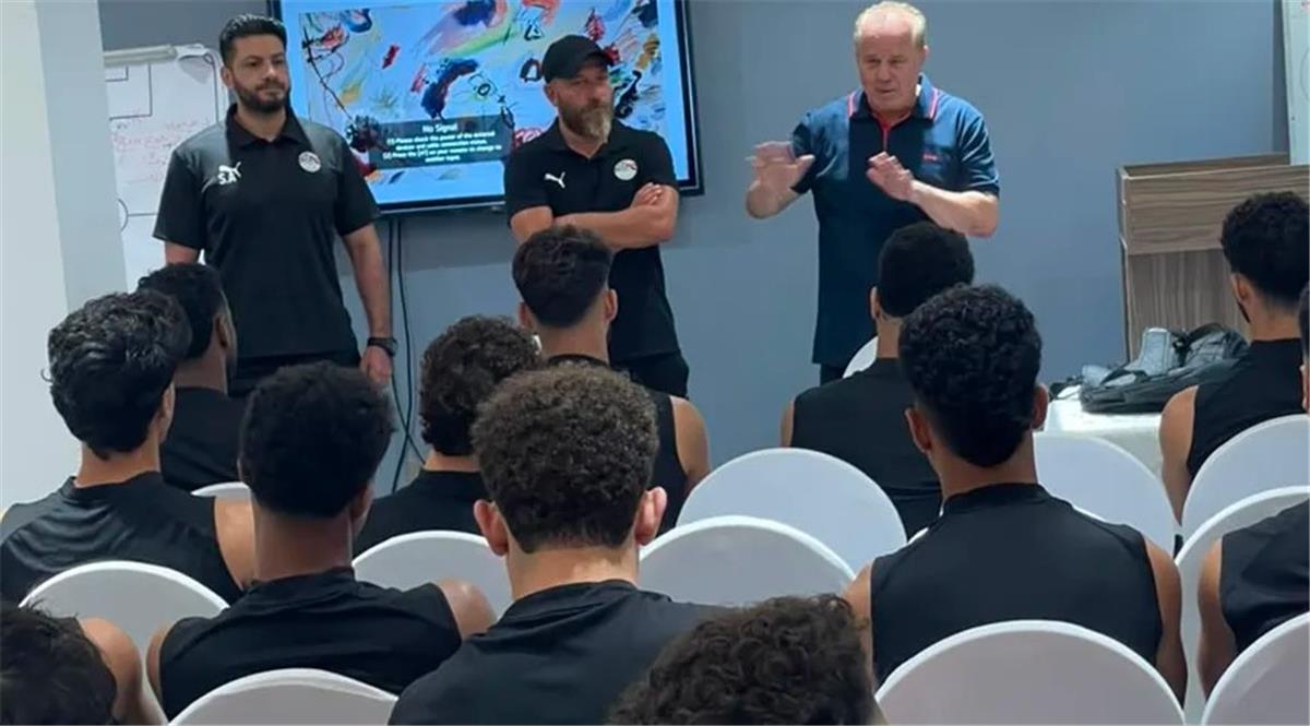 شوقي غريب يوجه رسالة إلى لاعبي منتخب مصر للشباب 