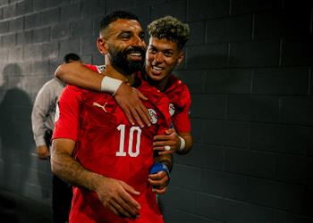 ديلي ميل إمام عاشور نجم صاعد يضيء سماء كأس العالم ودموع الفرح تنهمر من قلب صلاح البطل