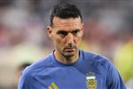سكالوني يلوم فيفا قبل مباراة مصر والأرجنتين في كأس العالم